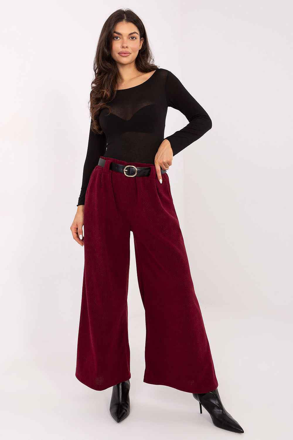 Women trousers model 220876